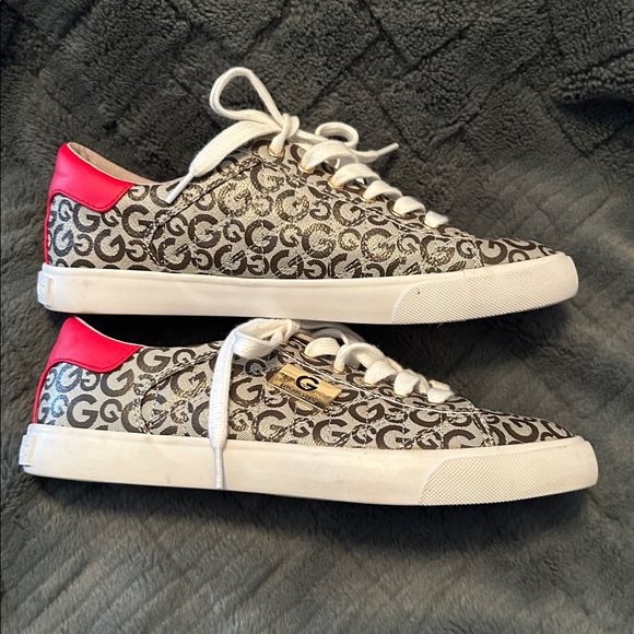 GBG Los Angeles Monogram Sneakers with Red and White Accents size 8 - Picture 3 of 7